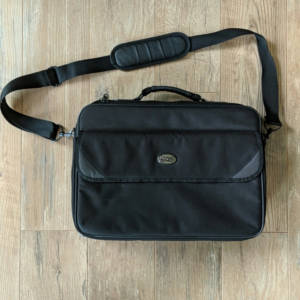 Icon nwot laptop bag